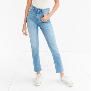 Urban Outfitters - BDG Girlfriend High-Rise Jean - Light Wash - Size 29